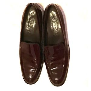 Tod’s patent burgundy women’s shoes